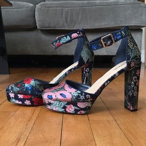 Just Fab Embroidered Heels